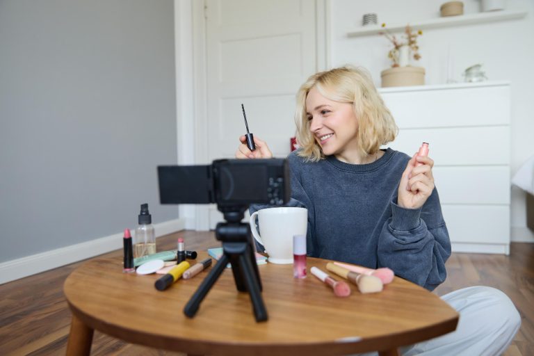 Daily vlog jako narzędzie sprzedażowe – jak sprzedawać produkty, nie wyglądając jak reklama?
