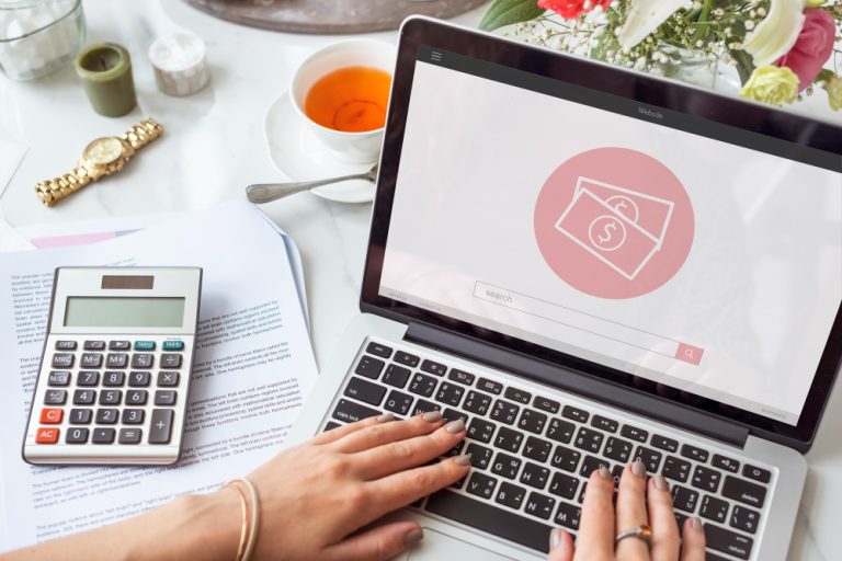 Dochody z YouTube a podatki – jak rozliczyć zarobki z AdSense i współprac?