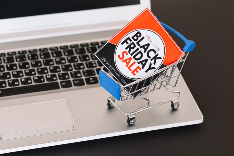 Downsell w e-commerce – jak odzyskać klienta, który już miał odejść (i zarobić więcej)?