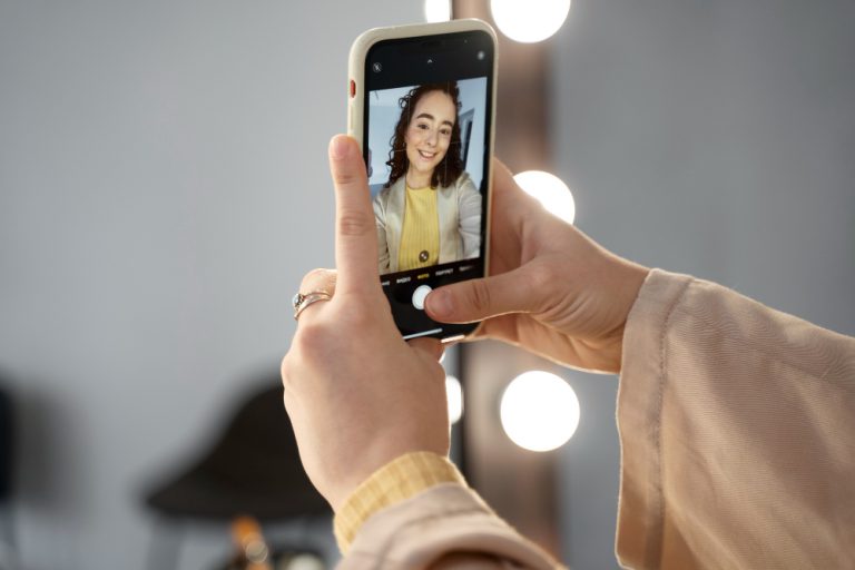 TikTok vs Instagram Reels – gdzie publikować krótkie filmiki?